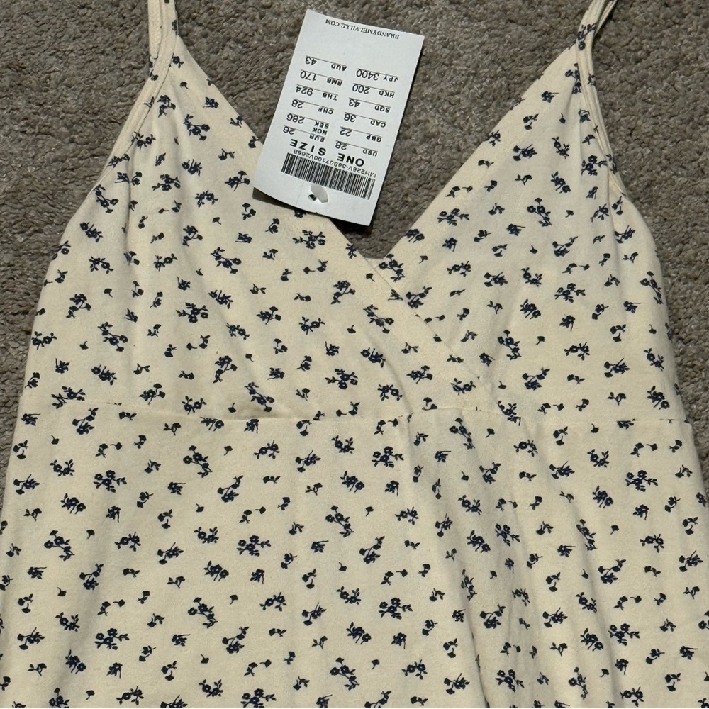 NWT Brandy Melville AMARA DRESS Sz:One Size - Picture 3 of 14